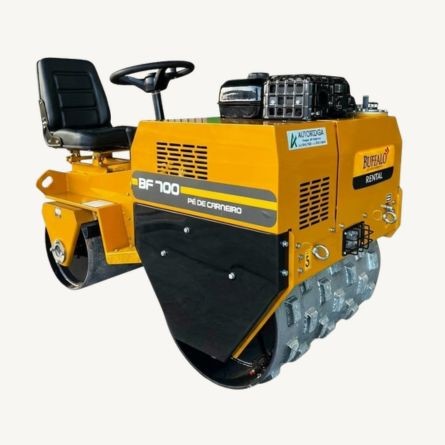Aluguel de Rolo Compactador Pé de Carneiro BF 700